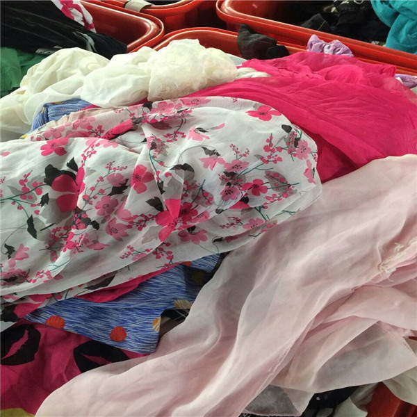 Top Quality Ladies’ Used Clothes